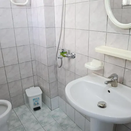 Отель Ida 2*